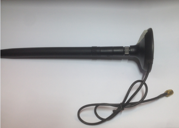 ANTENNA CON BASE MAGNETICA 2,4 GHz ANTENNA CON BASE MAGNETICA 2,4 GHz